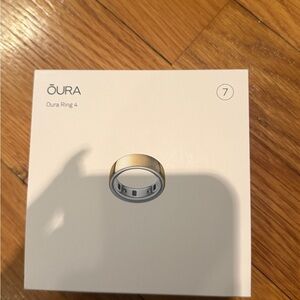 Oura Ring 4 in Elegant Gold Tone updated